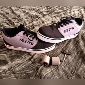 Men's Heelys Black and Grey Skate Sneakers